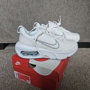 Nike Air Max INTRLK Sneakers